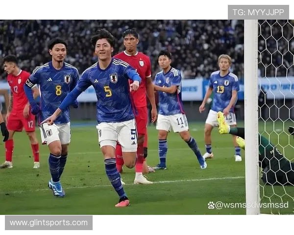 2026年世界杯日本对阵瑞典比赛中教练布置战术策略详解